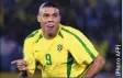  ?? ?? Ronaldo avait éclaboussé le tournoi avec 8 buts. Il avait osé une coupe de cheveux immonde pour faire diversion concernant ses soucis au genou.