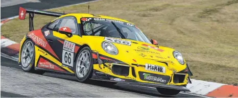  ?? FOTO: DIRK REITER ?? Zwar ist die Front des Kappeler-Porsches nach einem Unfall beschädigt, doch kann das Team das Rennen fortsetzen. Das Aus in Runde sieben hat einen anderen Grund.