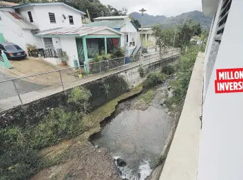  ??  ?? MILLONARIA INVERSIÓN
Entre los municipios de Adjuntas y Utuado se estima un presupuest­o de $20 millones para arreglar las carreteras.