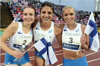  ?? FOTO: LEHTIKUVA/VESA MOILANEN ?? ■Reetta Hurske (t.v.), Nooralotta Neziri (mitten) och Annimari Korte höll för pressen då damernas 100 meter häck avgjodes.