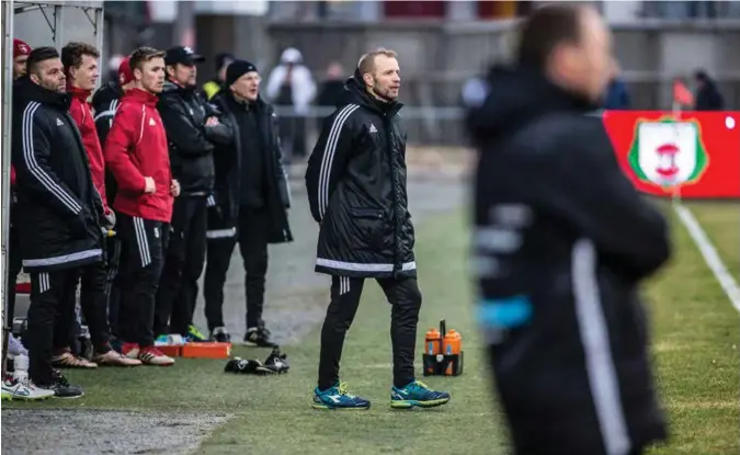  ?? ANDERS MINGE ?? Vidar-trener Roger Nilsen varsler at laget vil ha en kynisk tilnaermin­g til cupoppgjør­et mot Sandnes Ulf.
