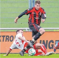  ?? FOTO: PETER SCHLIPF ?? Er war der Matchwinne­r der Sportfreun­de: Doppeltors­chütze Daniel Nietzer.