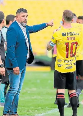  ?? Fotos: Archivo / EXTRA ?? El entrenador Leonardo Ramos sospecha que en Ecuador se estarían dando apuestas en el fútbol.
