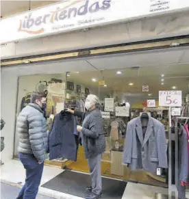  ??  ?? Imagen del exterior de la tienda solidaria Libertiend­as.