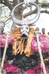  ?? ?? A traditiona­l mask representi­ng a buffalo.
