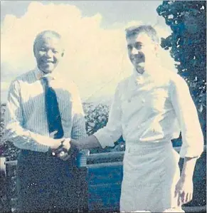  ??  ?? Special bond: Titahi Bay man Dan Peoples and Nelson Mandela in the early 1990s.