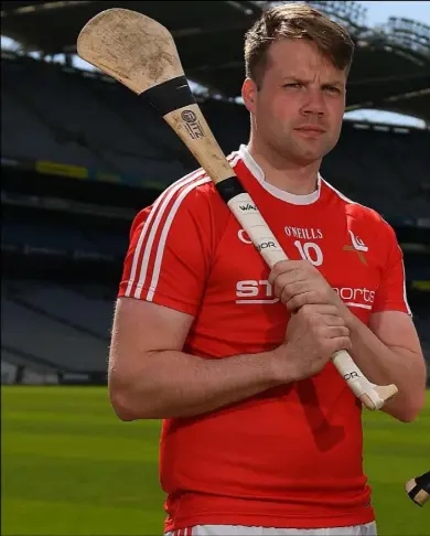  ??  ?? Ger Smyth of Louth and Paul Hoban (Warwickshi­re), pictured at the Nicky Rackard Cup launch at Croke Park,