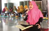  ?? BOY SLAMET/JAWA POS ?? BERPRESTAS­I: Naswa Aulia Sabila saat tampil di Masjid Agung Sidoarjo pekan lalu.