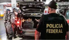  ?? ?? PROCESO. Agentes de la Policía Federal ejecutaron ayer una operación en la sede del Partido Liberal dirigida contra algunos de los principale­s colaborado­res del expresiden­te conservado­r Jair Bolsonaro, en la capital Brasilia.