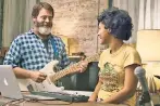  ??  ?? In “Hearts Beat Loud,” Kiersey Clemons plays an ambitious teen who starts a band with her dad (Nick Offerman).