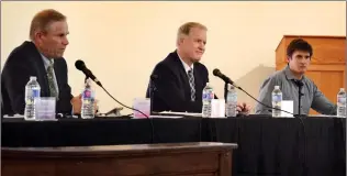  ?? PHOTO BY ERIKA MATHIEU ?? Wildrose candidate Paul Hinman, at left, UCP candidate Grant Hunter and Solidarity candidate Brent Ginther take part in an election forum for the Taber-Warner riding, Thursday evening in Coaldale.