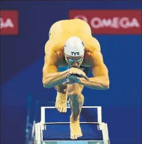  ?? FOTO: GETTY ?? Florent Manaudou, medallista olímpico en Londres y en Río, se pasa al ba lonmano
