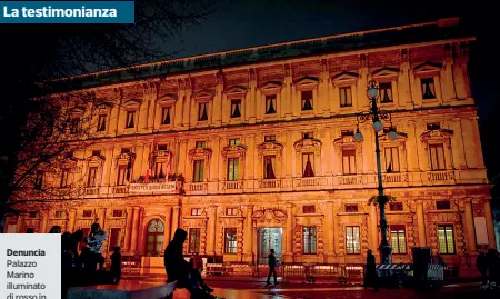  ??  ?? Denuncia Palazzo Marino illuminato di rosso in occasione della giornata mondiale contro la violenza sulle donne