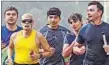  ?? PRATHAM GOKHALE/HT ?? Participan­ts jog at Carter Road on Sunday.