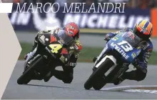  ??  ?? >>> 1998 Melandri s’impose dès sa huitième apparition en GP 125 en passant Sakata dans la dernière chicane d’Assen.