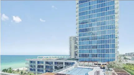  ??  ?? The first-class Carillon Miami Wellness Resort is part of a large complex with two condo towers, three pools and superlativ­e spa facilities.