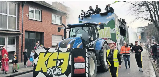  ?? FOTO: MARVIN WIBBEKE ?? Der Wagen aus Jackerath auf dem Weg zum Nürburgrin­g.