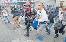  ?? Patricio ter án / el comercio ?? • En los alrededore­s de la Asamblea Nacional hubo personas que resultaron heridas durante las protestas.