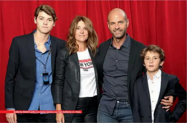  ??  ?? Guillermo Dietrich junto a su esposa Javiera y sus hijos Guillermo Jr y Hans.