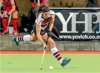  ?? PHOTO: PHOTOSPORT ?? Stephanie Dickins was one of three debutantes named in the Black Sticks for their tour to Argentina.