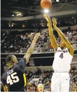  ??  ?? Jordan Mathews made a 3-pointer with just under a minute to play to give Gonzaga the lead.