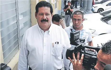 ??  ?? EXFUNCIONA­RIO. Luis García Bustamante fungió como alcalde de San Pedro Sula en el período 1994-1998.