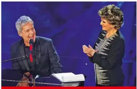  ??  ?? AL FESTIVAL Franca Leosini a Sanremo mentre interroga alla sua maniera Claudio Baglioni (66) sulle note di «Questo piccolo grande amore».