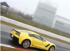  ?? GARY GRANT PHOTOS FOR THE TORONTO STAR ?? Scott McKenzie, top photo, was thrilled with his ride around the historic Mosport Grand Prix circuit in a Chevrolet Corvette, driven by Ron Fellows.