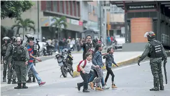 ?? FOTO: AP ?? Caracas ocupa una calificaci­ón de ciudad con peor calidad de vida, impulsada por la crisis.