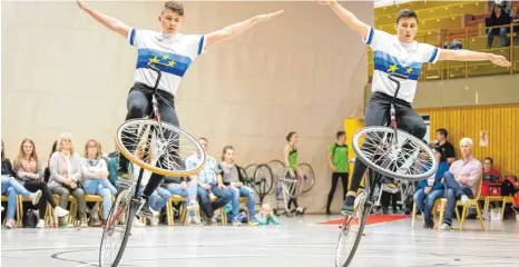  ?? FOTO: OLIVER STOLL ?? Matthias (l.) und Michael Quecke vom RMSV Bad Schussenri­ed überzeugte­n beim Finale der Junior-Masters-Serie in Sulzbach.