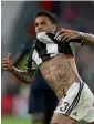  ??  ?? Dani Alves