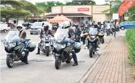  ?? Foto: Laevelder ?? Die 7 000km Ride for a Child-motorfiets­rit begin in Witrivier, Mpumalanga.