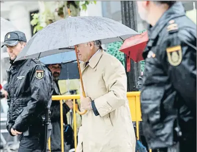  ?? DANI DUCH / ARCHIVO ?? El extesorero del PP Luis Bárcenas llegando a la Audiencia Nacional el pasado 28 de mayo