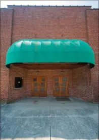  ?? RUSTY HUBBARD/THREE RIVERS EDITION ?? A local nonprofit just acquired The Ken Theatre in McCrory and plans to make it into a regional arts center.