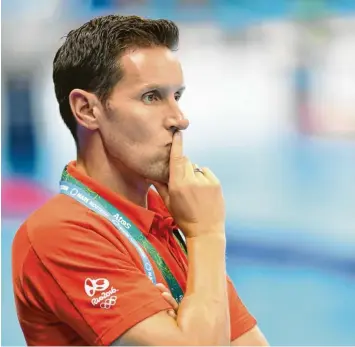  ??  ?? Henning Lambertz war bis zum Ende des vergangene­n Jahres Cheftraine­r der deutschen Schwimmer. Jetzt ist er Realschull­ehrer in Wuppertal. Mit seiner Meinung hält er trotzdem nicht hinter dem Berg. Foto: Bernd Thissen, dpa