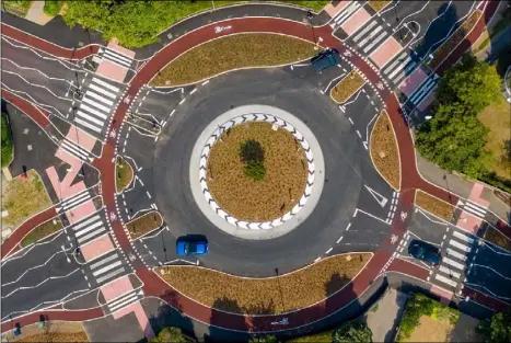  ?? Drone picture: Alamy. ?? GOING DUTCH: The UK’s first Dutch-style roundabout in Cambridge.