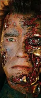  ??  ?? Cyborg: OJ Simpson (left) and Arnold Schwarzene­gger as T-800