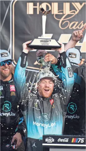 ?? AMY KONTRAS/USA TODAY SPORTS ?? What does Tyler Reddick have to hoist to get your attention?