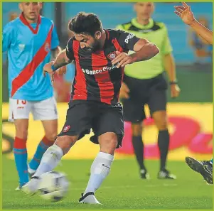  ??  ?? CAUTERUCCI­O. Junto a Blandi, es el goleador de San Lorenzo, con cinco tantos.