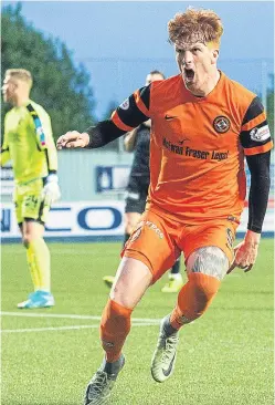  ?? SNS Group. Picture: ?? Simon Murray turns away to celebrate his equaliser in Friday’s game, his 18th goal of the season.