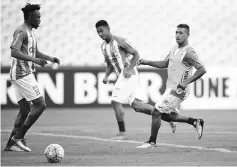  ?? - AFP photo ?? Honduras’ football players take part in a training session at the ANZ Stadium in Sydney on November 13, 2017. Honduras will play Australia in their final World Cup qualifying game in Sydney on November 15.