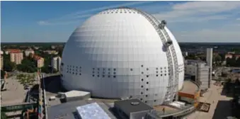  ?? FOTO: SÖREN ANDERSSON/2SEE.SE ?? RUSTAS.
Nu rustas Globen, som byggdes 1989, för framtiden.
