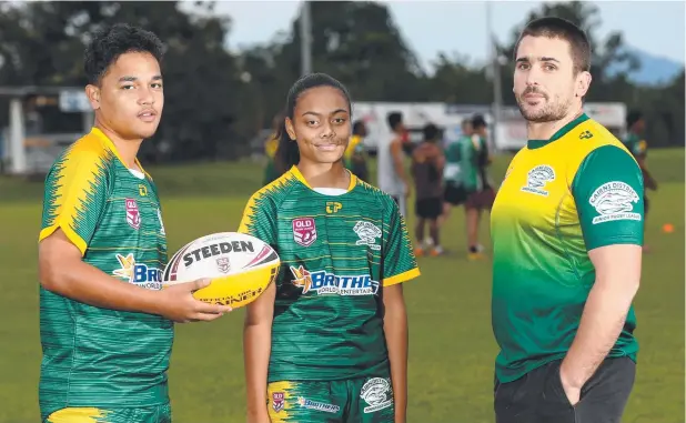  ??  ?? STEP UP: Cairns District Junior Rugby League representa­tive teams head to the North Queensland Championsh­ips this weekend in Townsville. Representa­tive players Harry Lawry, 15, and Dakota Taputoa, 14, get some advice from former North Queensland Cowboys and Northern Pride player Joel Riethmulle­r. Picture: STEWART McLEAN