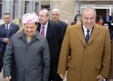  ?? AFP ?? Iraqi prime minister Ayad Allawi, right, with Kurdistan Democratic Pary leader Masoud Barzani in Erbil in 2005