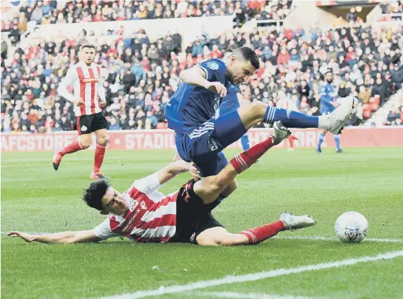  ?? Pictures by Frank Reid ?? Luke O’Nien in action at the Stadium of Light on Saturday.