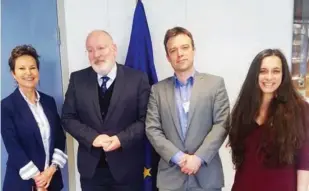  ??  ?? A CPJ delegation meets with European Commission Vice President Frans Timmermans, second from left. (CPJ)