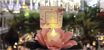  ?? ?? Feel love’s magic as your sincere message floats on a lotus flower at SM City North Edsa’s Skygarden.