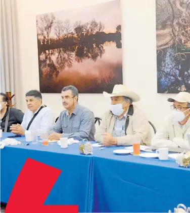  ?? /CARLOS VILLALOBOS ?? Los senadores establecie­ron una mesa de negociació­n en Chihuahua