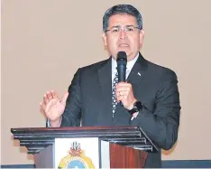  ??  ?? El presidente Juan Orlando Hernández demanda que se apoye a la micro, pequeña y mediana empresa para generar empleos.
