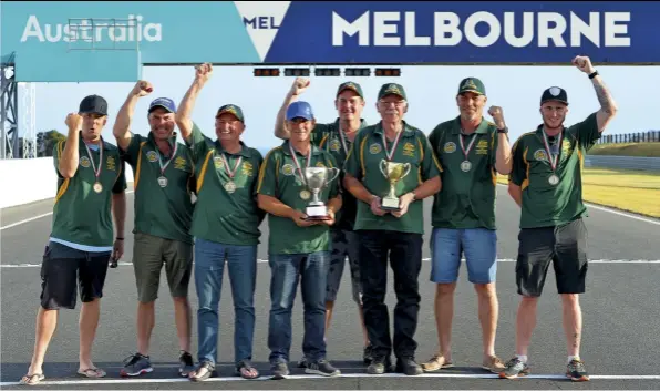  ??  ?? Australian team members celebrate winning the 2019 Internatio­nal Challenge.